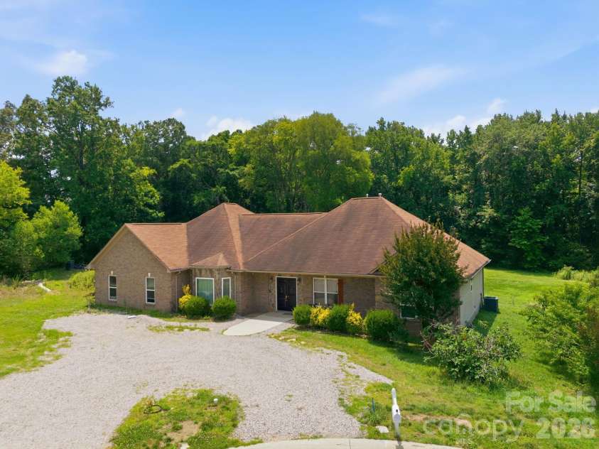 1803 Wilton Gate Drive, Charlotte, NC 28262.  MLS# CAR4393756, YatesRealty ID 30577. 