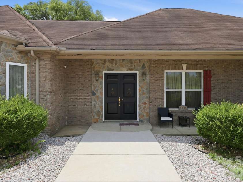 1803 Wilton Gate Drive, Charlotte, NC 28262.  MLS# CAR4393756, YatesRealty ID 30577. 