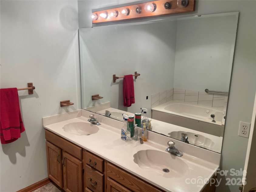 281 Schoolside Drive, Rock Hill, SC 29730.  MLS# CAR4288463, YatesRealty ID 30577. 