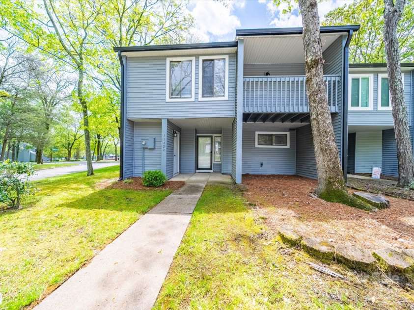11222 Carmel Chace Drive, Charlotte, NC 28226.  MLS# CAR4277252, YatesRealty ID 30578. 