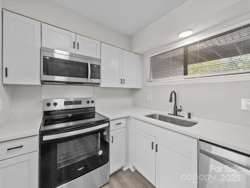 11222 Carmel Chace Drive, Charlotte, NC 28226.  MLS# CAR4277252, YatesRealty ID 30578. 