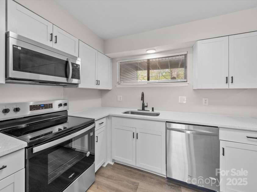 11222 Carmel Chace Drive, Charlotte, NC 28226.  MLS# CAR4277252, YatesRealty ID 30578. 