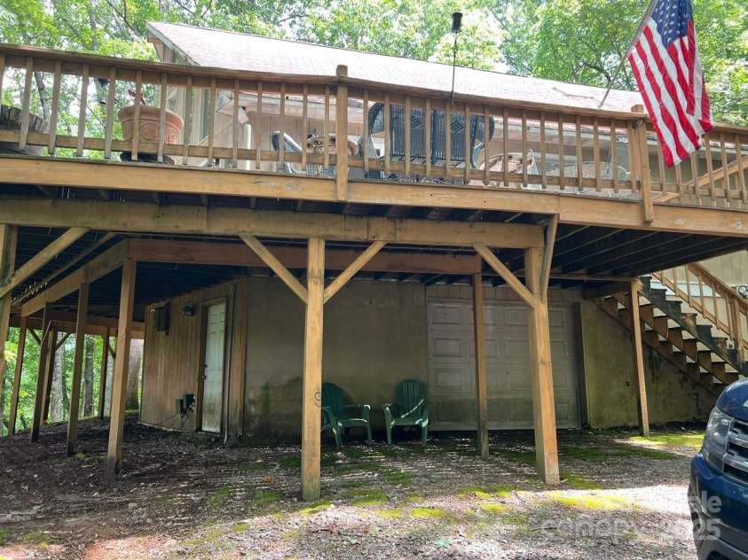 160 Windswept Ridge Road, Franklin, NC 28734.  MLS# CAR4289286, YatesRealty ID 30579. 
