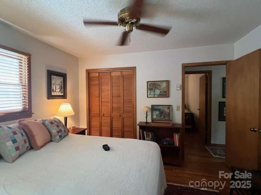 160 Windswept Ridge Road, Franklin, NC 28734.  MLS# CAR4289286, YatesRealty ID 30579. 