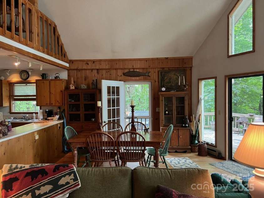 160 Windswept Ridge Road, Franklin, NC 28734.  MLS# CAR4289286, YatesRealty ID 30579. 
