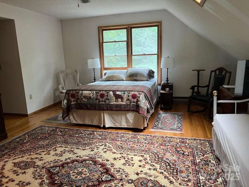 160 Windswept Ridge Road, Franklin, NC 28734.  MLS# CAR4289286, YatesRealty ID 30579. 