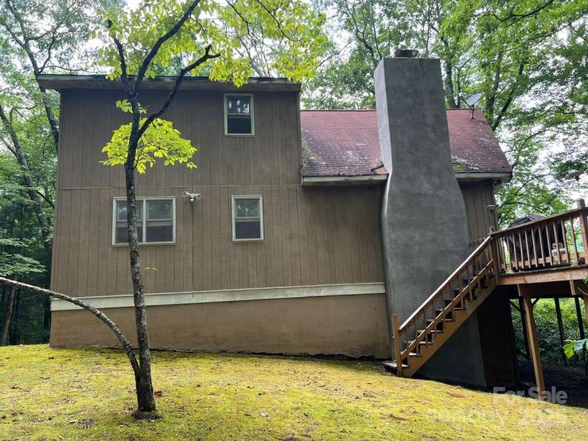 160 Windswept Ridge Road, Franklin, NC 28734.  MLS# CAR4289286, YatesRealty ID 30579. 