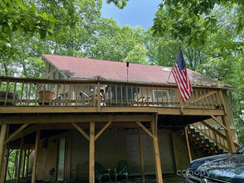 160 Windswept Ridge Road, Franklin, NC 28734.  MLS# CAR4289286, YatesRealty ID 30579. 