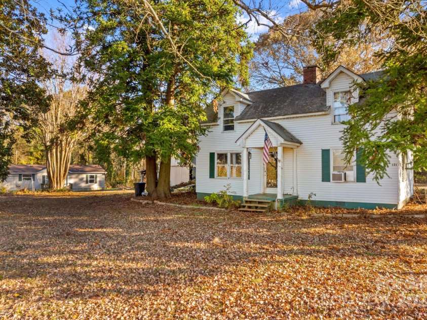 131 Loop Street, Mocksville, NC 27028.  MLS# CAR4325001, YatesRealty ID 3058. 