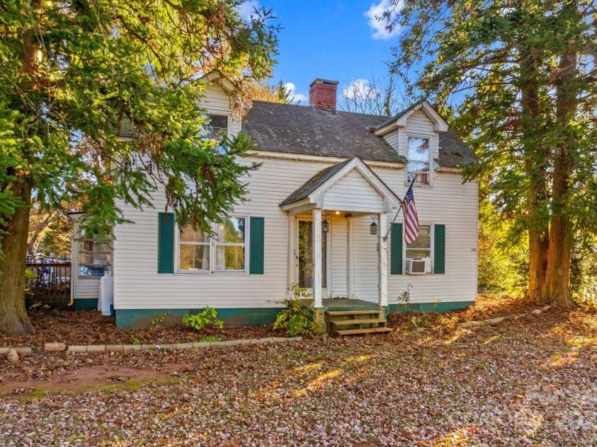 131 Loop Street, Mocksville, NC 27028.  MLS# CAR4325001, YatesRealty ID 3058. 