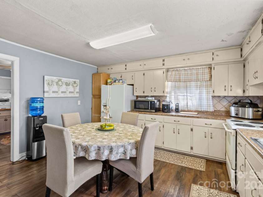 131 Loop Street, Mocksville, NC 27028.  MLS# CAR4325001, YatesRealty ID 3058. 