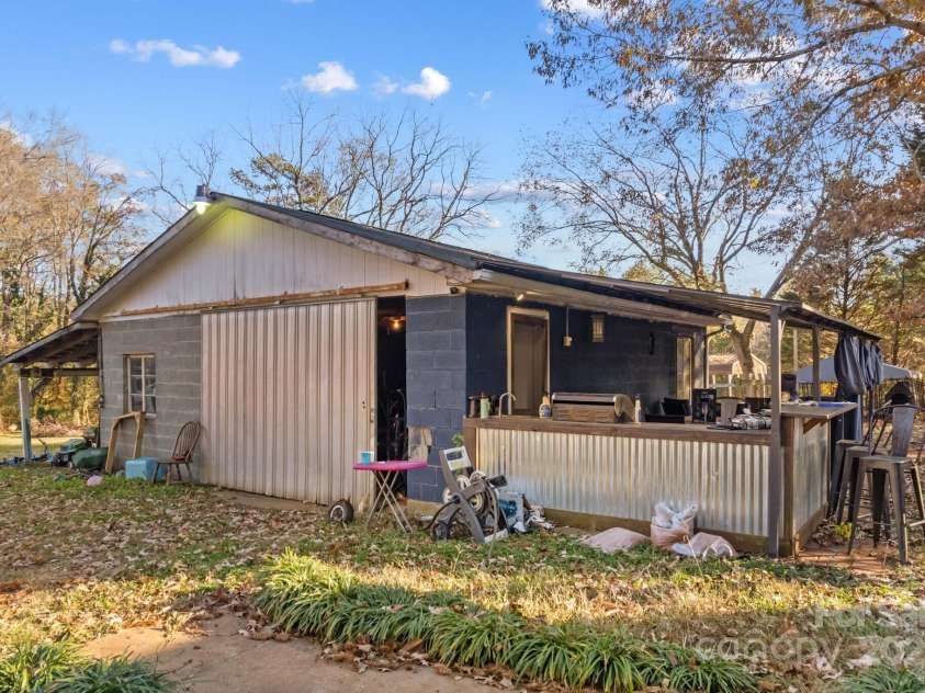 131 Loop Street, Mocksville, NC 27028.  MLS# CAR4325001, YatesRealty ID 3058. 