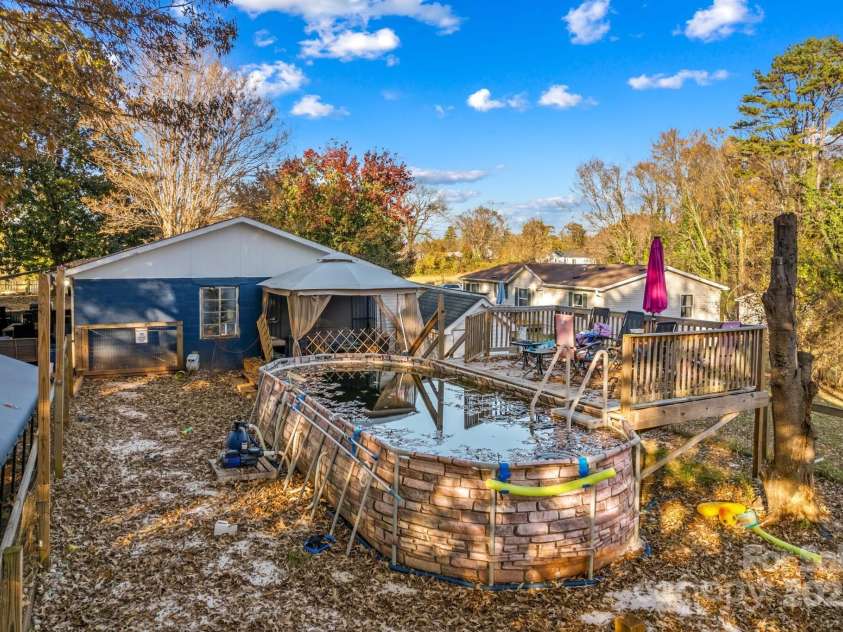 131 Loop Street, Mocksville, NC 27028.  MLS# CAR4325001, YatesRealty ID 3058. 