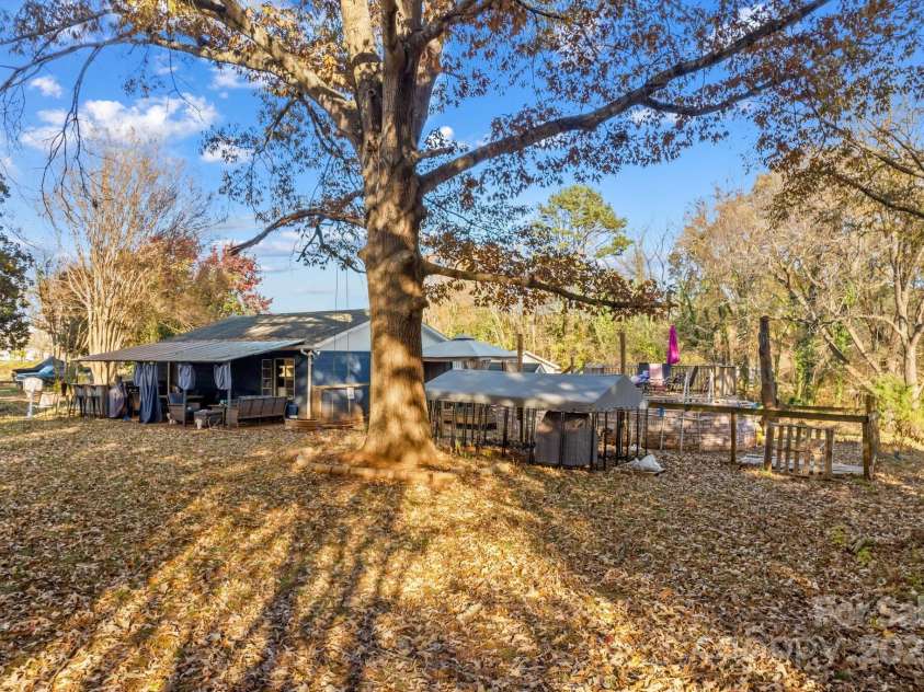 131 Loop Street, Mocksville, NC 27028.  MLS# CAR4325001, YatesRealty ID 3058. 