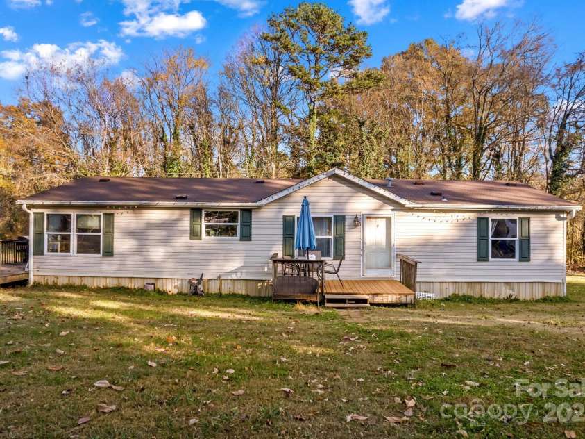 131 Loop Street, Mocksville, NC 27028.  MLS# CAR4325001, YatesRealty ID 3058. 