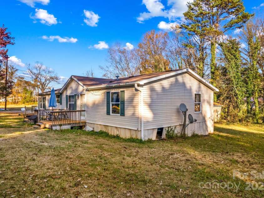 131 Loop Street, Mocksville, NC 27028.  MLS# CAR4325001, YatesRealty ID 3058. 