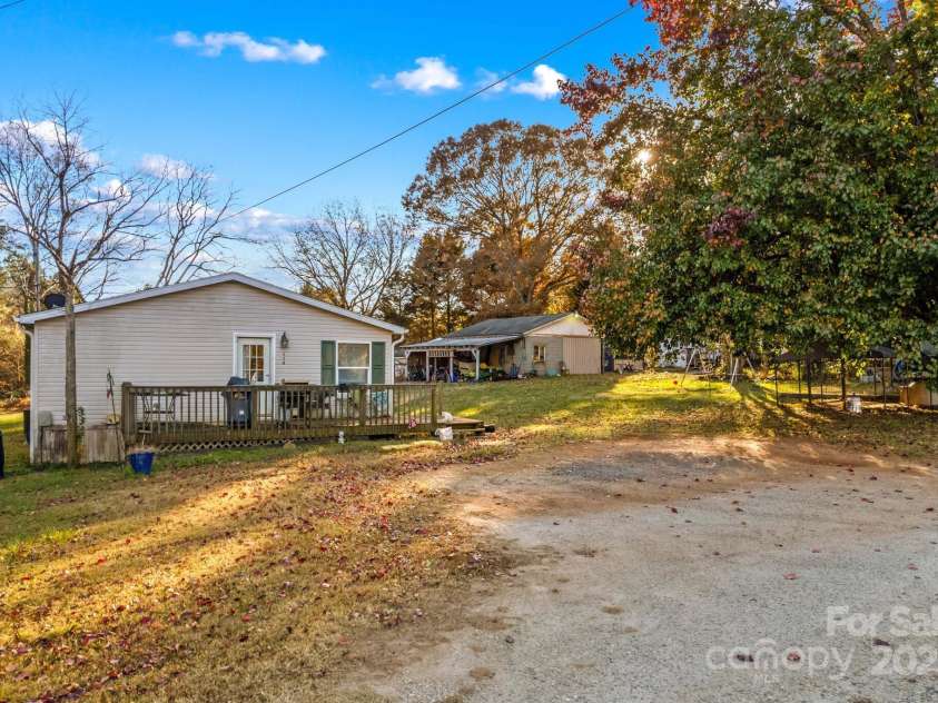 131 Loop Street, Mocksville, NC 27028.  MLS# CAR4325001, YatesRealty ID 3058. 