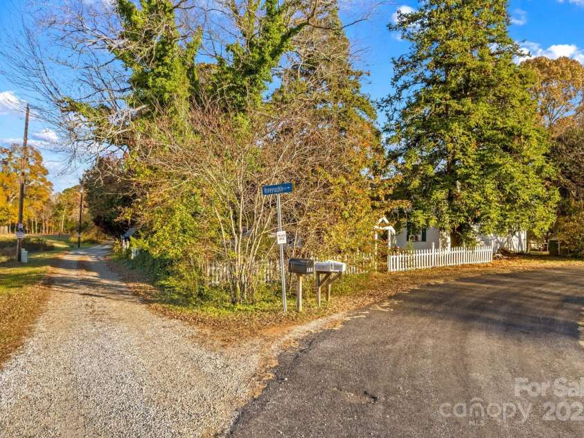 131 Loop Street, Mocksville, NC 27028.  MLS# CAR4325001, YatesRealty ID 3058. 