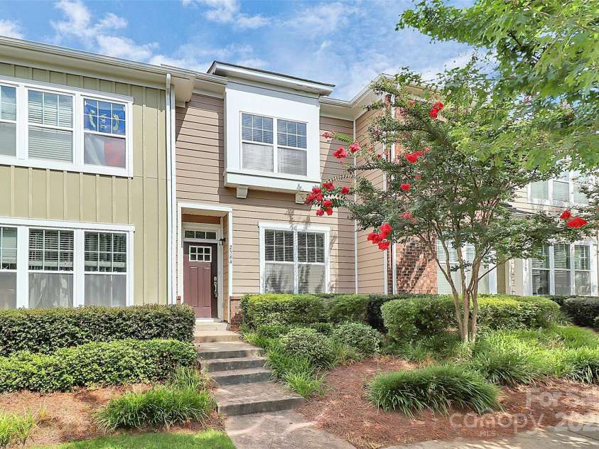 2564 Tranquil Oak Place, Charlotte, NC 28206.  MLS# CAR4289539, YatesRealty ID 30580. 