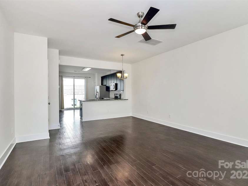 2564 Tranquil Oak Place, Charlotte, NC 28206.  MLS# CAR4289539, YatesRealty ID 30580. 