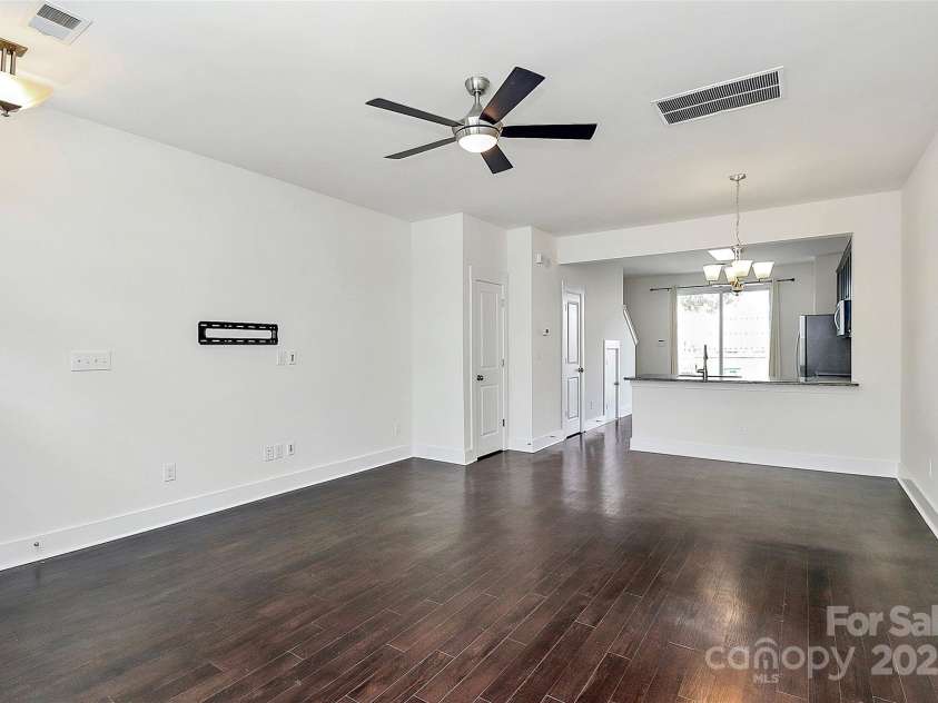 2564 Tranquil Oak Place, Charlotte, NC 28206.  MLS# CAR4289539, YatesRealty ID 30580. 