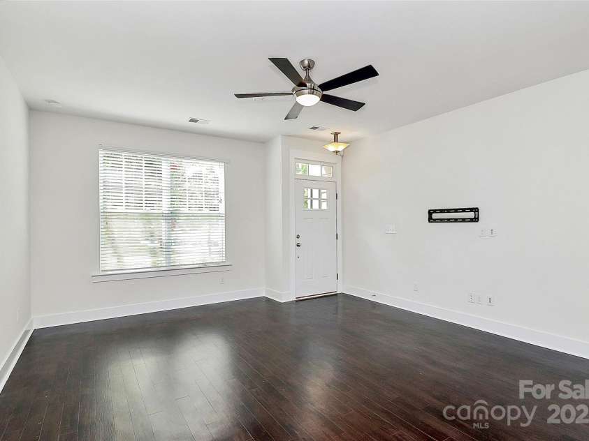 2564 Tranquil Oak Place, Charlotte, NC 28206.  MLS# CAR4289539, YatesRealty ID 30580. 