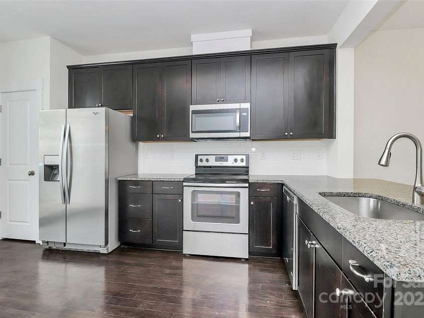 2564 Tranquil Oak Place, Charlotte, NC 28206.  MLS# CAR4289539, YatesRealty ID 30580. 