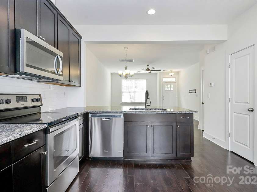 2564 Tranquil Oak Place, Charlotte, NC 28206.  MLS# CAR4289539, YatesRealty ID 30580. 