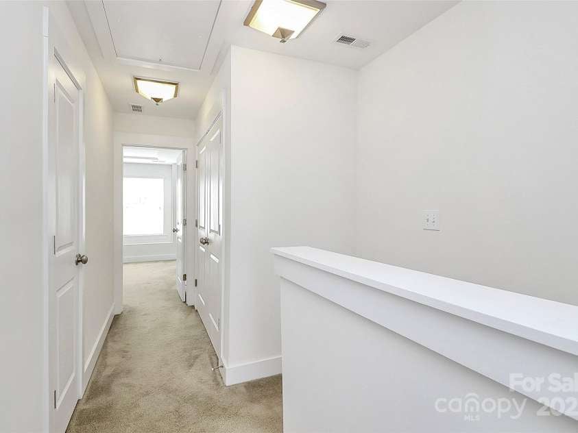 2564 Tranquil Oak Place, Charlotte, NC 28206.  MLS# CAR4289539, YatesRealty ID 30580. 