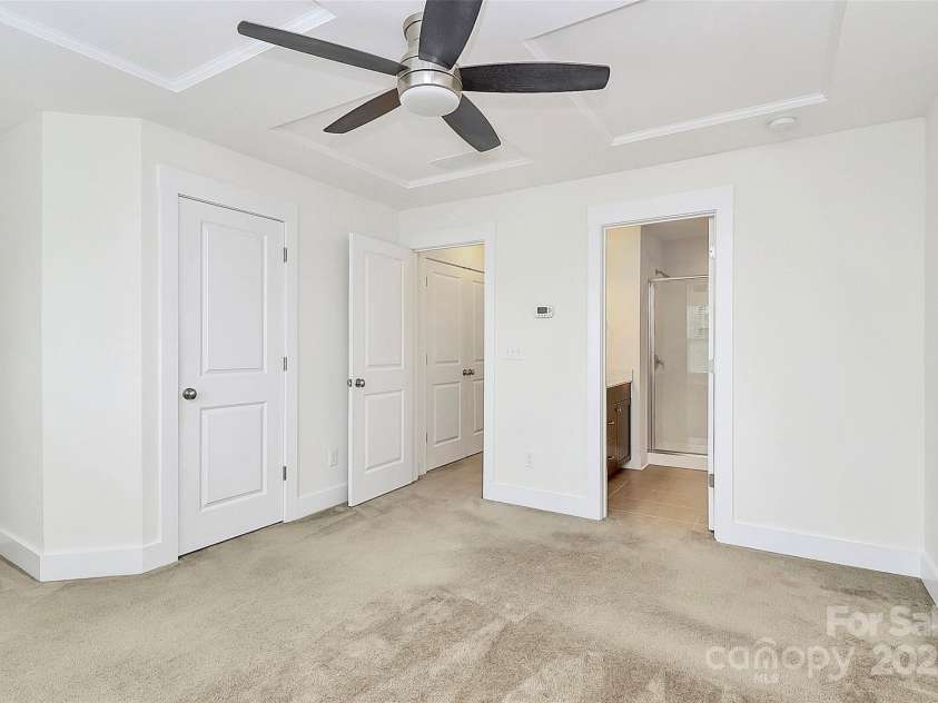 2564 Tranquil Oak Place, Charlotte, NC 28206.  MLS# CAR4289539, YatesRealty ID 30580. 