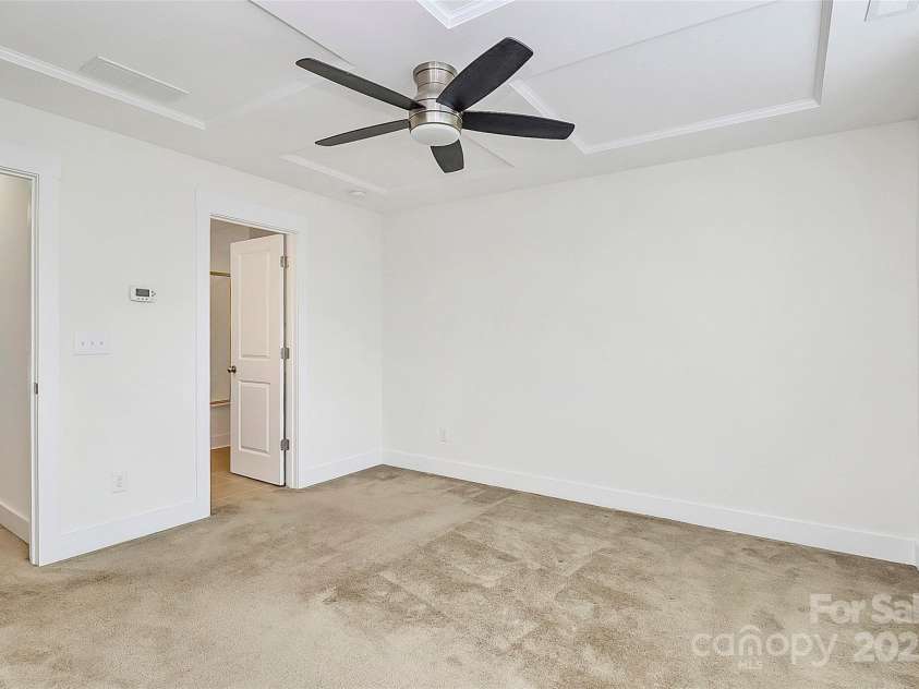 2564 Tranquil Oak Place, Charlotte, NC 28206.  MLS# CAR4289539, YatesRealty ID 30580. 