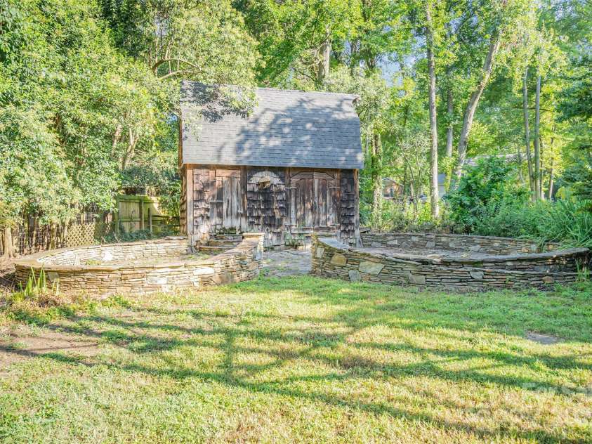 5811 Doncaster Drive, Charlotte, NC 28211.  MLS# CAR4281754, YatesRealty ID 30581. Old Barn on the property