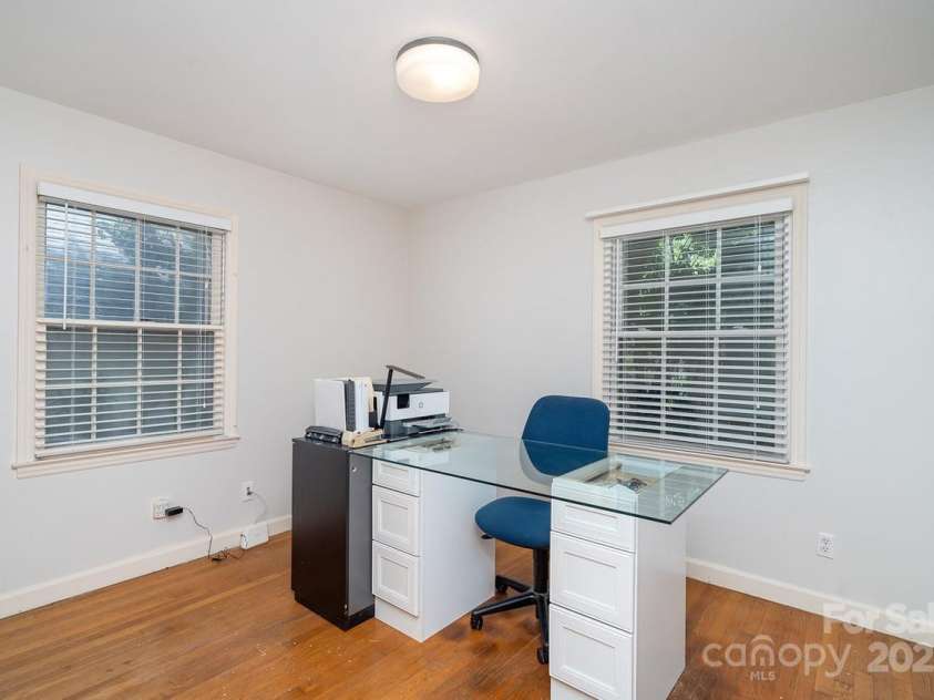 1240 Worcaster Place, Charlotte, NC 28211.  MLS# CAR4289745, YatesRealty ID 30582. 