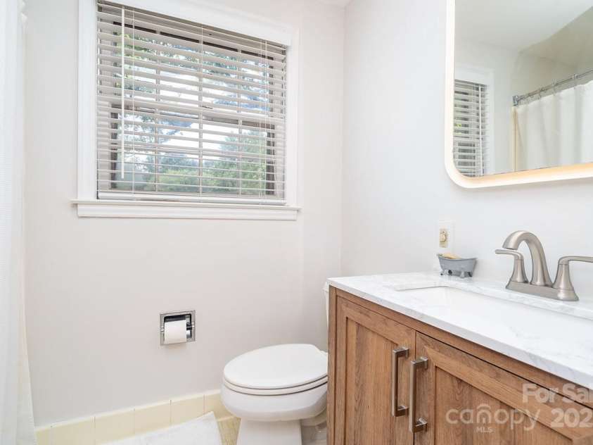 1240 Worcaster Place, Charlotte, NC 28211.  MLS# CAR4289745, YatesRealty ID 30582. 