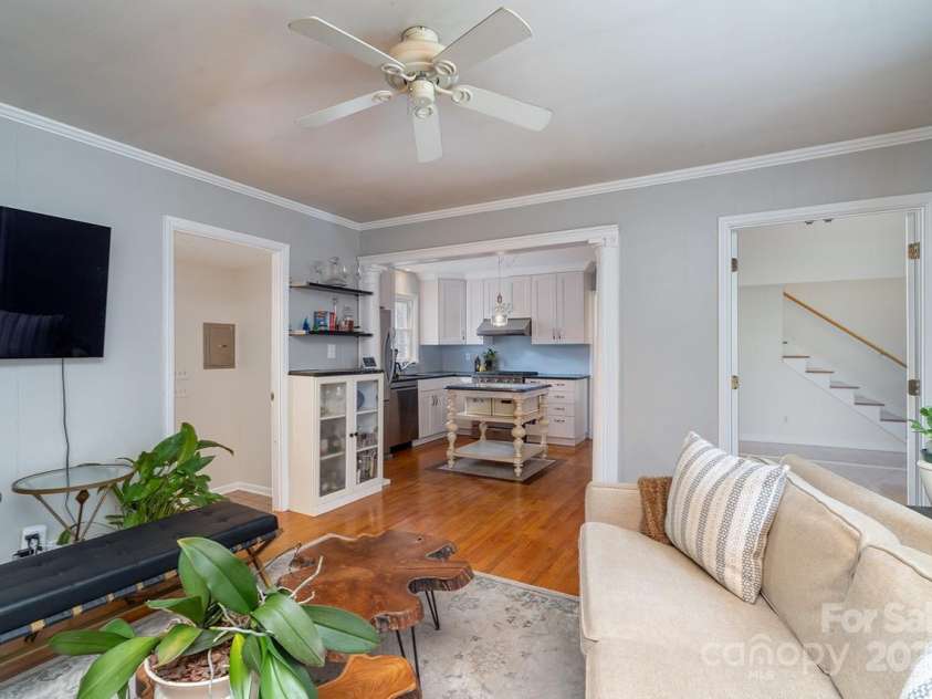 1240 Worcaster Place, Charlotte, NC 28211.  MLS# CAR4289745, YatesRealty ID 30582. 