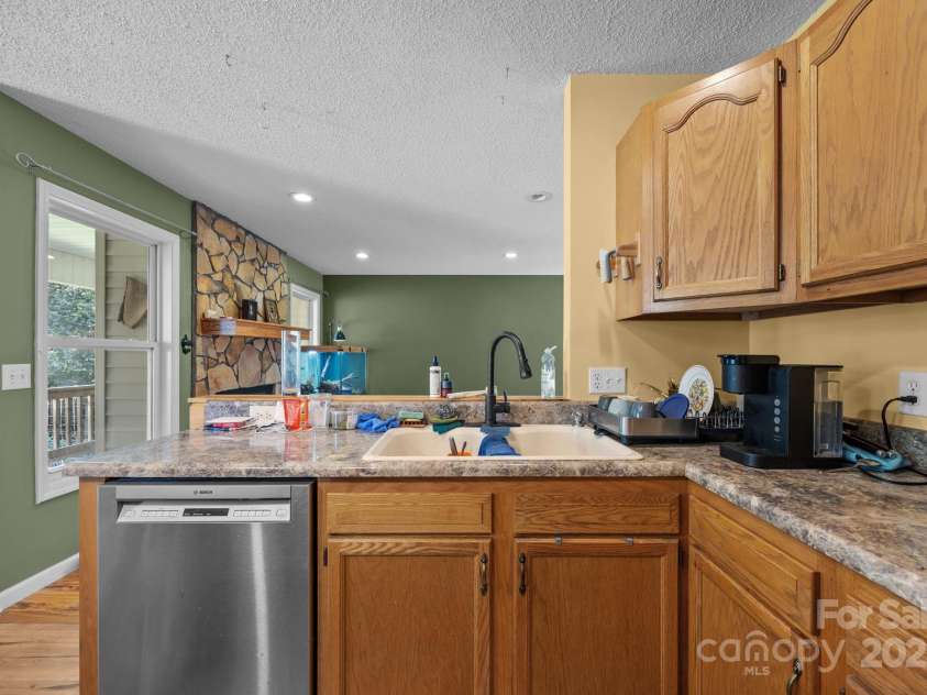 55 Pine Bluff Road, Black Mountain, NC 28792.  MLS# CAR4289403, YatesRealty ID 30583. 