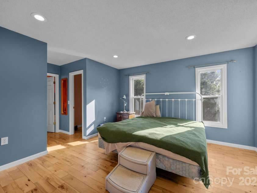 55 Pine Bluff Road, Black Mountain, NC 28792.  MLS# CAR4289403, YatesRealty ID 30583. 