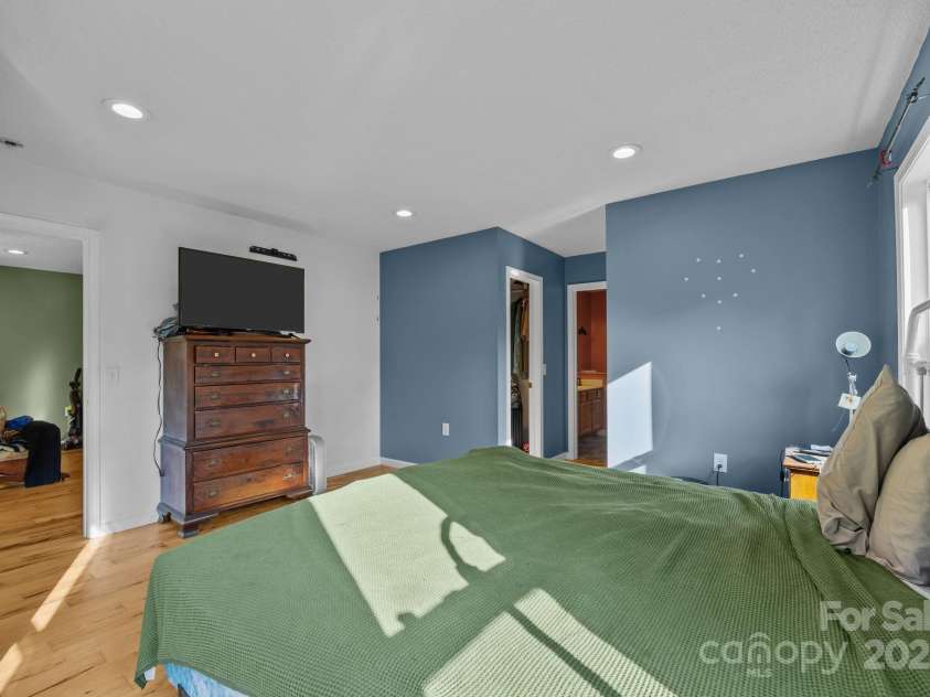 55 Pine Bluff Road, Black Mountain, NC 28792.  MLS# CAR4289403, YatesRealty ID 30583. 