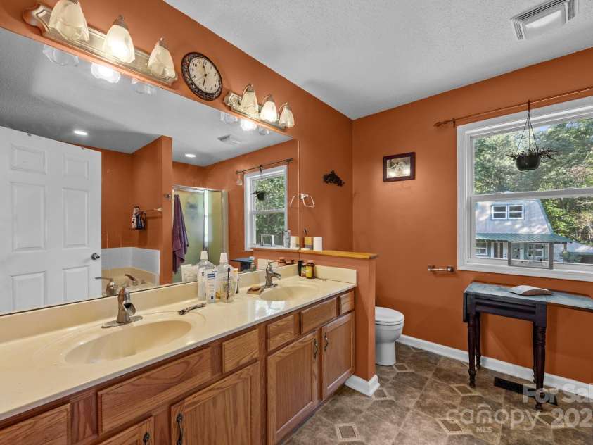 55 Pine Bluff Road, Black Mountain, NC 28792.  MLS# CAR4289403, YatesRealty ID 30583. 