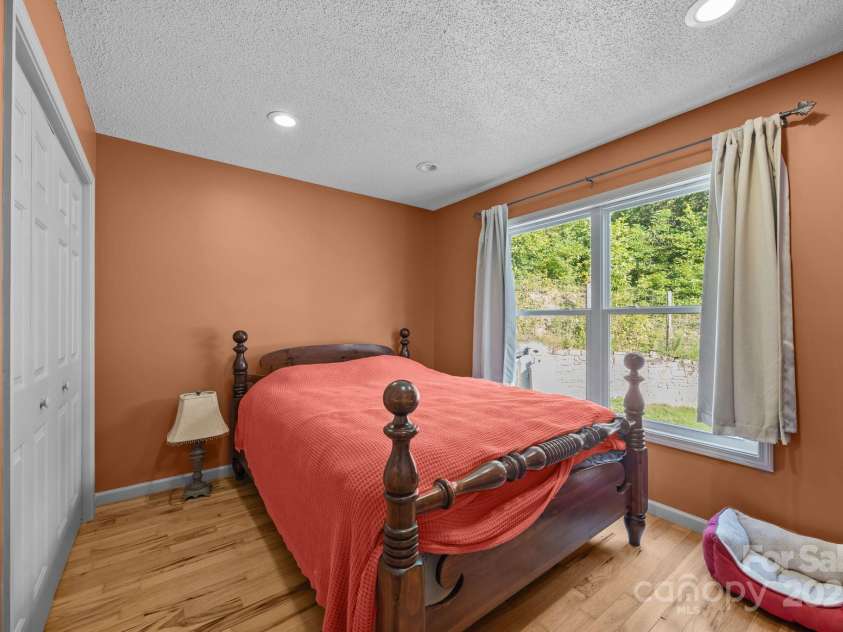 55 Pine Bluff Road, Black Mountain, NC 28792.  MLS# CAR4289403, YatesRealty ID 30583. 