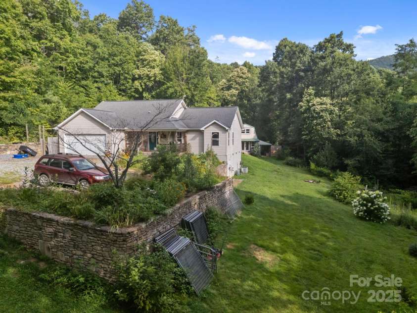 55 Pine Bluff Road, Black Mountain, NC 28792.  MLS# CAR4289403, YatesRealty ID 30583. 