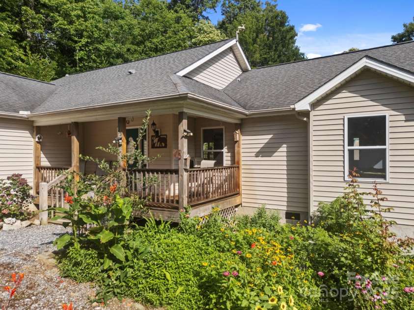 55 Pine Bluff Road, Black Mountain, NC 28792.  MLS# CAR4289403, YatesRealty ID 30583. 