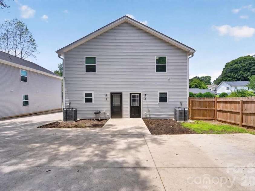 712-714 Evening Shade Lane, Gastonia, NC 28052.  MLS# CAR4393690, YatesRealty ID 30583. 