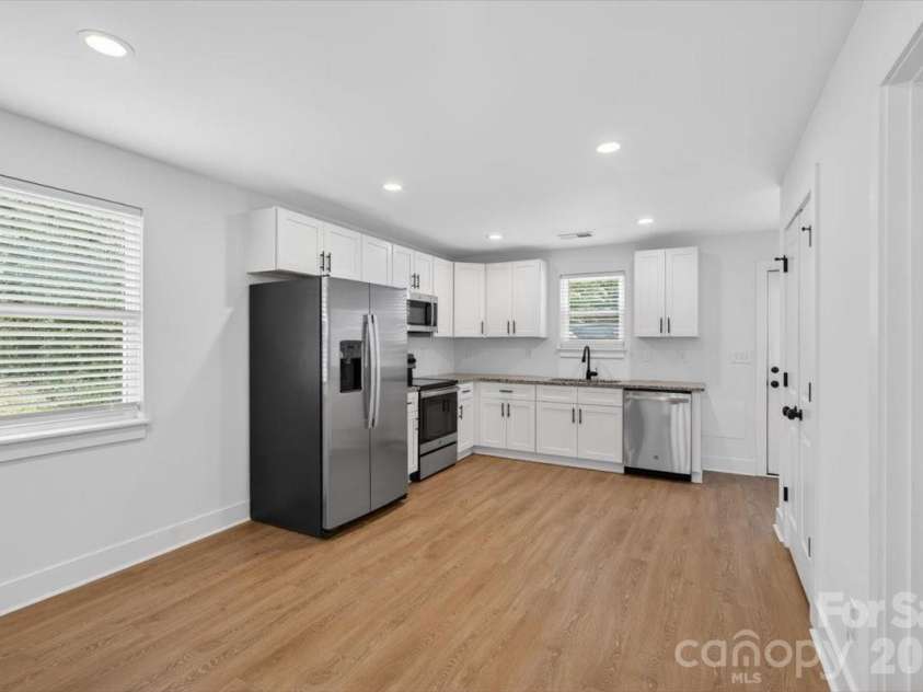 712-714 Evening Shade Lane, Gastonia, NC 28052.  MLS# CAR4393690, YatesRealty ID 30583. Kitchen