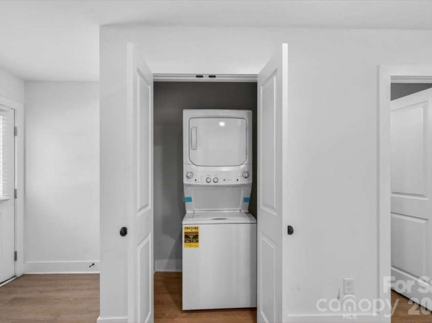712-714 Evening Shade Lane, Gastonia, NC 28052.  MLS# CAR4393690, YatesRealty ID 30583. Laundry