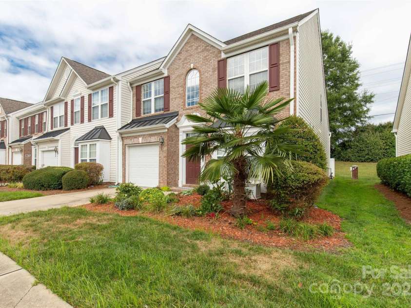 624 Bayou Circle, Clover, SC 29710.  MLS# CAR4289372, YatesRealty ID 30584. 