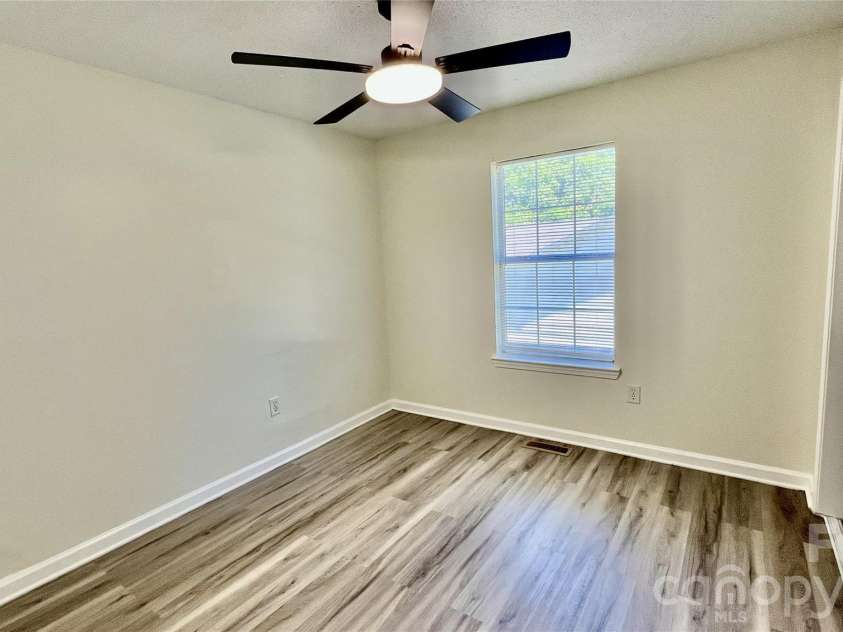908 Green Street, Salisbury, NC 28144.  MLS# CAR4393782, YatesRealty ID 30584. 