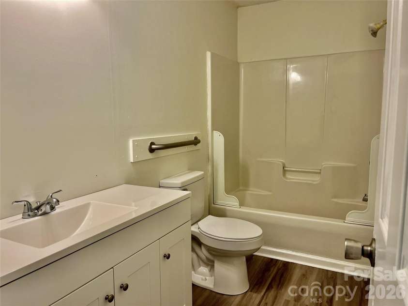 908 Green Street, Salisbury, NC 28144.  MLS# CAR4393782, YatesRealty ID 30584. 