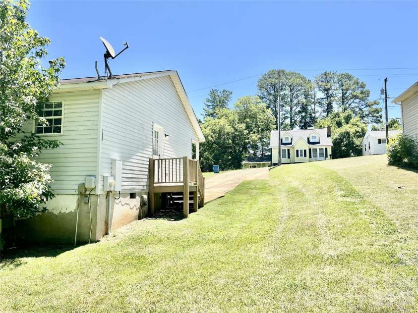 908 Green Street, Salisbury, NC 28144.  MLS# CAR4393782, YatesRealty ID 30584. 