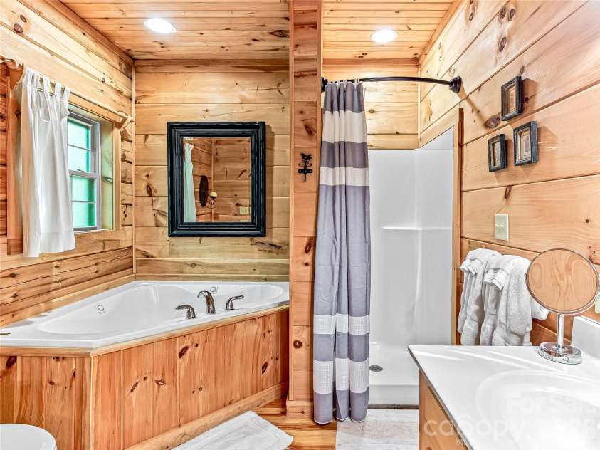 250 Fairway Drive, Lake Toxaway, NC 28747.  MLS# CAR4393346, YatesRealty ID 30586. 